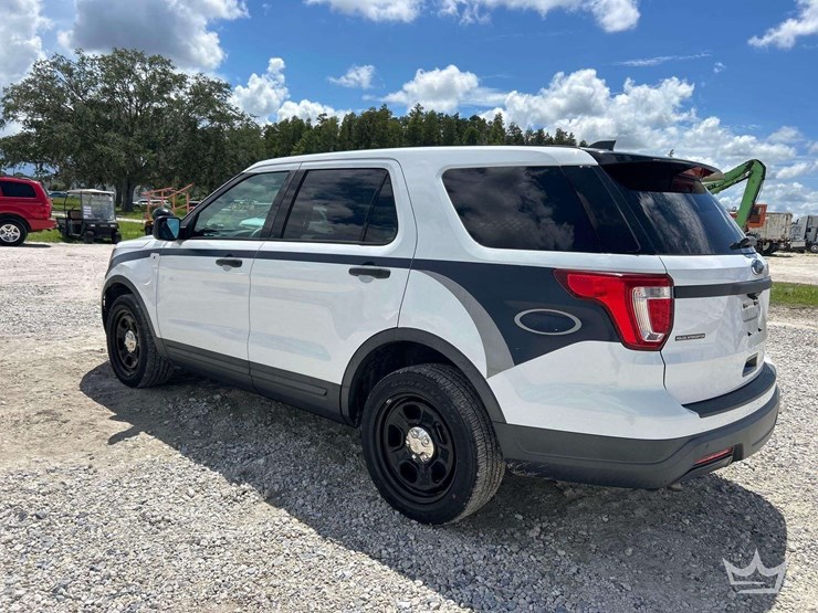 2018-ford-explorer-image-4