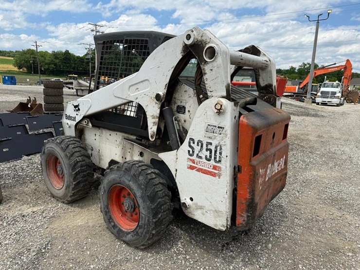 2005-bobcat-s250-image-6