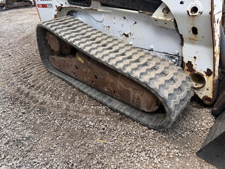 bobcat-t870-image-12