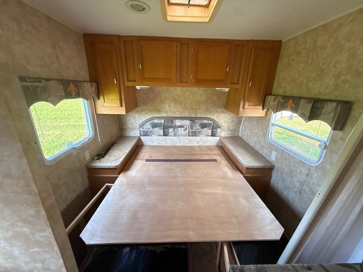 #668-•-spirit-of-america-camper-image-16