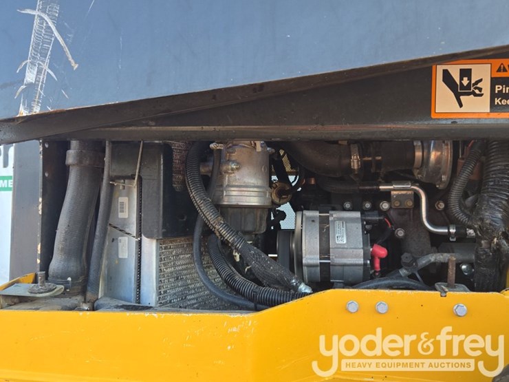 2019-deere-324g-image-18