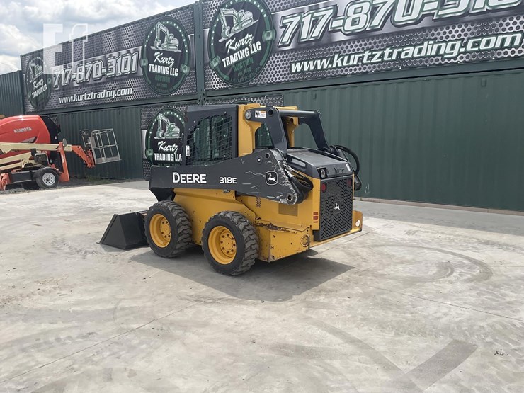 2016-deere-318e-image-2