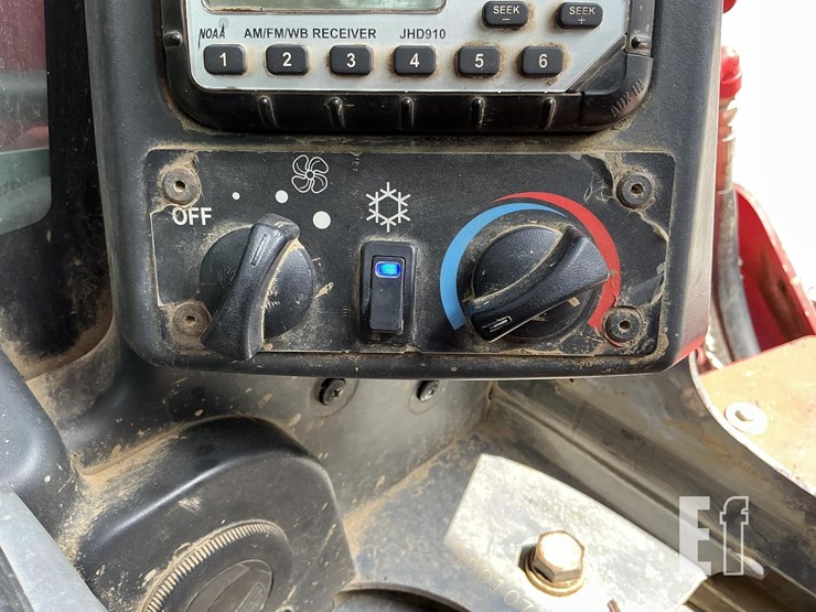 2020-takeuchi-tl8r2-image-15