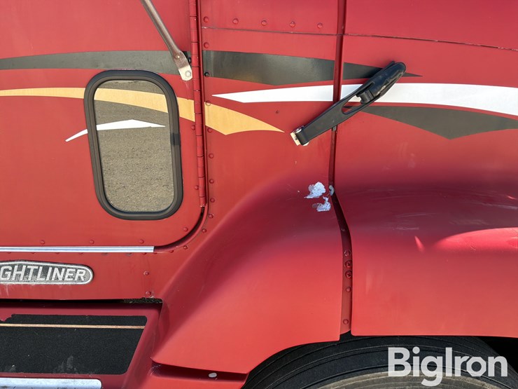 1995-freightliner-fld112-image-17