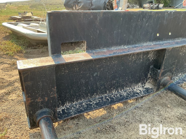 skid-steer-bale-spear-attachment-image-12