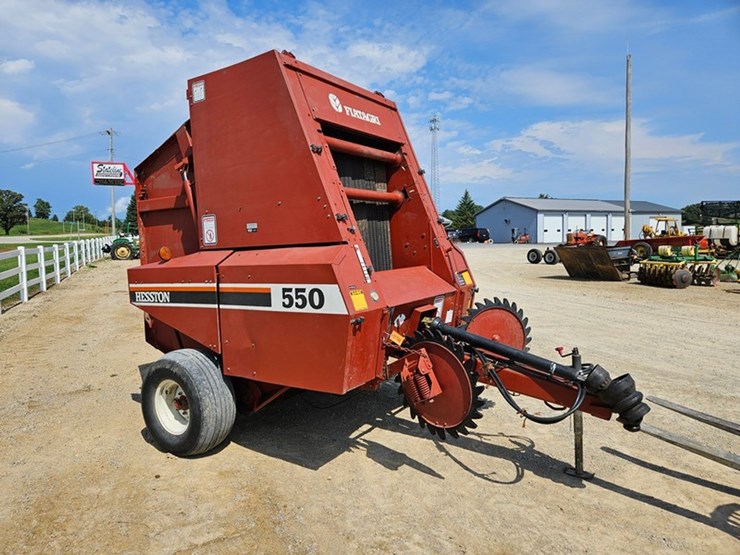 hesston-550-image-7
