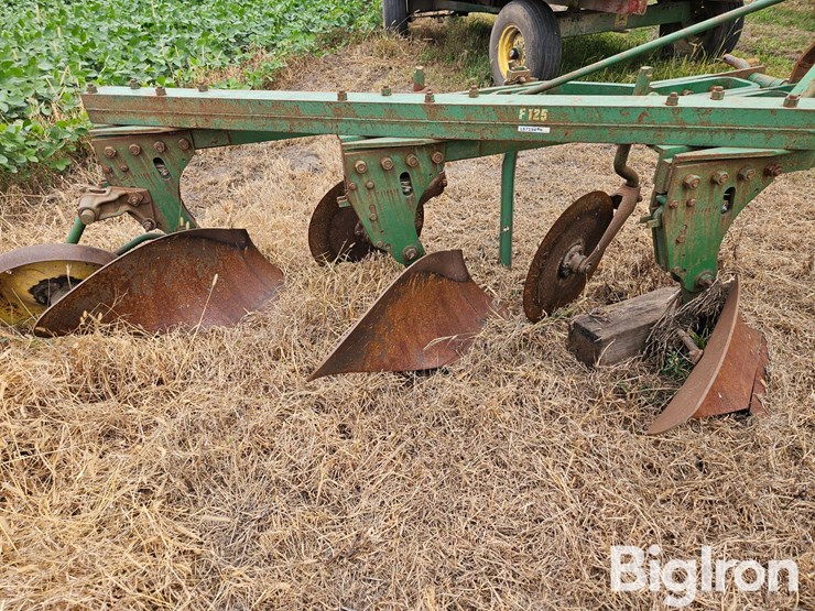 john-deere-f125-image-12