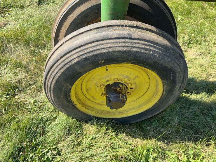 john-deere-a-image-13