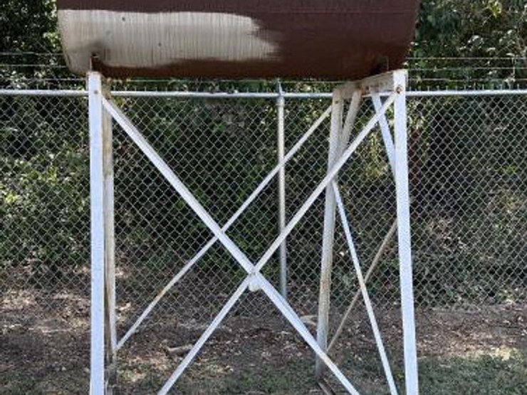 #196-•-500-gallon-gavity-diesel-tank-on-stand-image-1