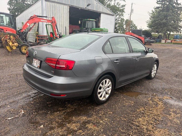 #55-•-2015-volkswagen-jetta-image-5