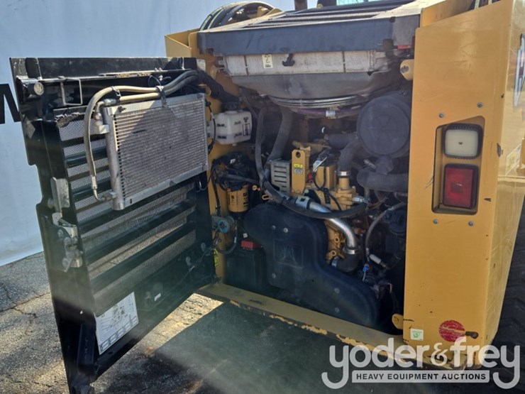 2022-caterpillar-279d3-image-16