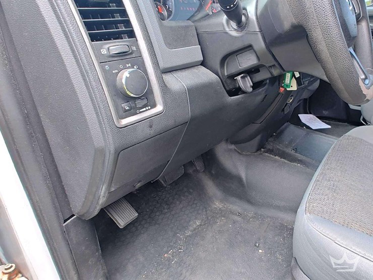 2017-dodge-1500-image-23