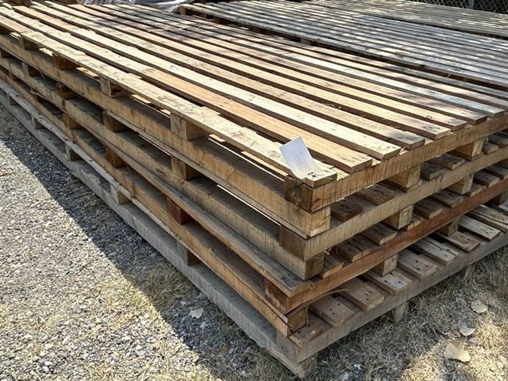 #100-•-(4)-wooden-pallets-52"-x-148-1/2"-x-6-1/2"-image-1