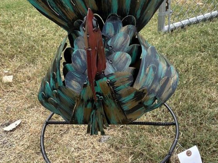 #147-•-metal-art---peacock-on-stand-image-1