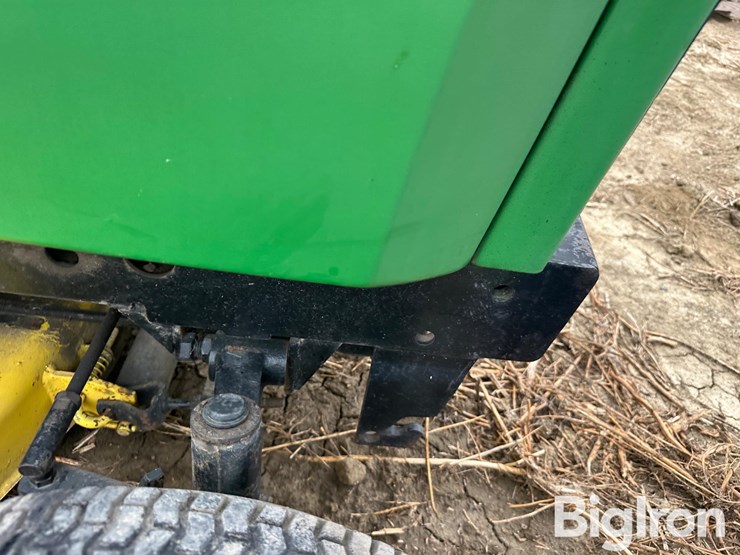 john-deere-318-image-18