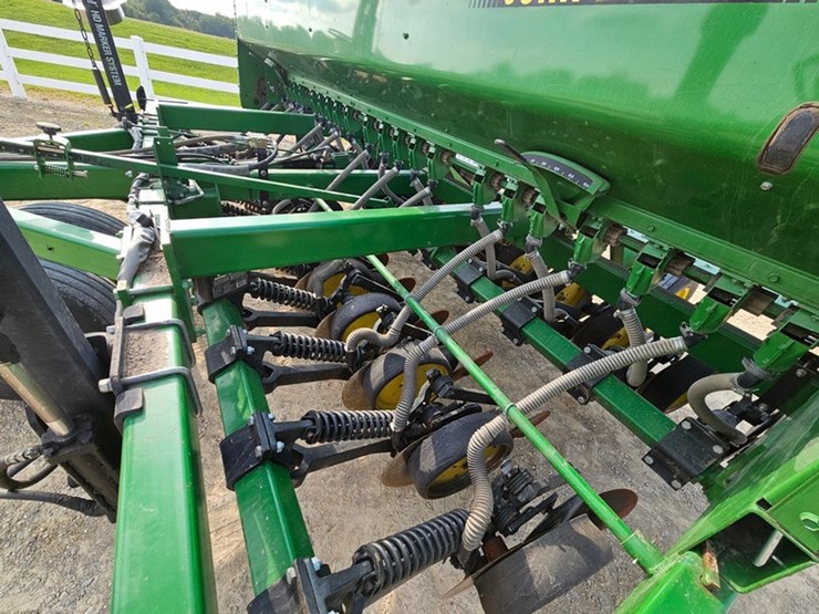john-deere-750-image-36
