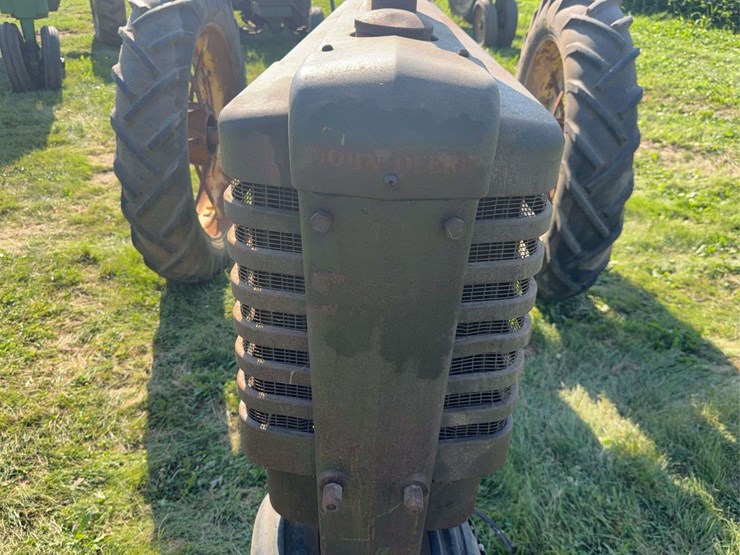 john-deere-b-image-9