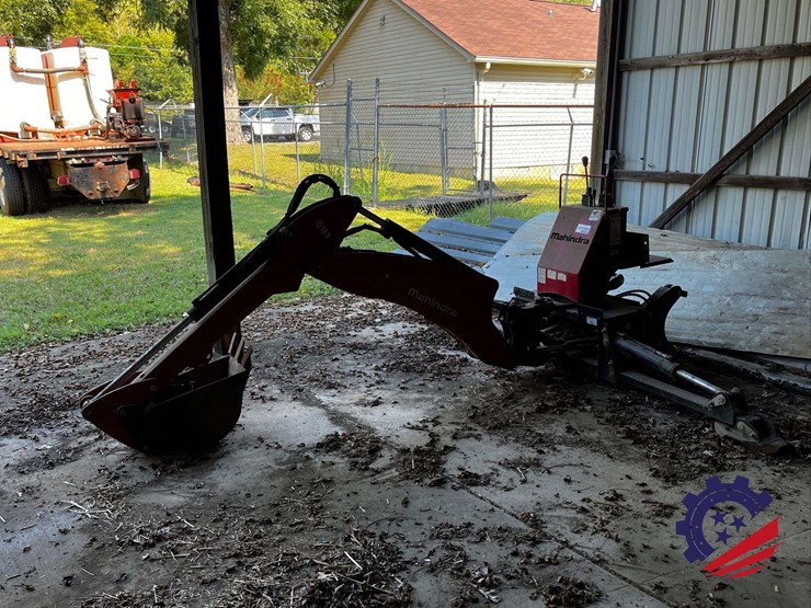 mahindra-1538b-farm-tractor-backhoe-attachment-image-10