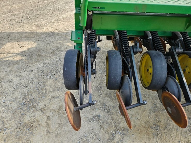 john-deere-750-image-42