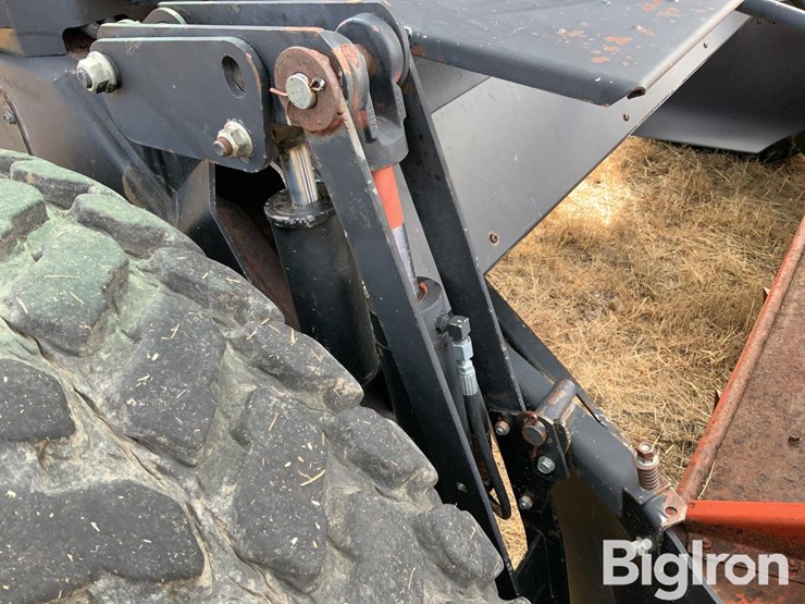 hesston-8250-image-20