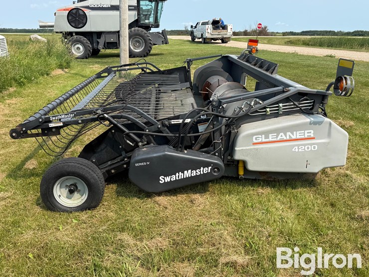 gleaner-4200-image-8