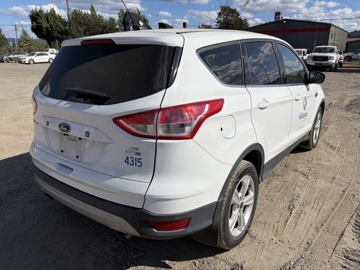2015-ford-escape-se-image-4