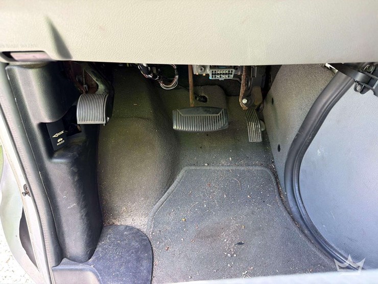 2009-ford-e150-image-10