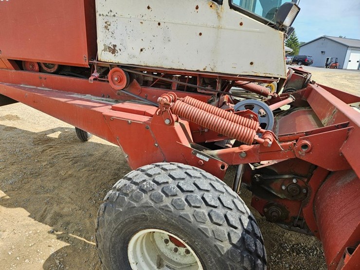 hesston-6450-image-18