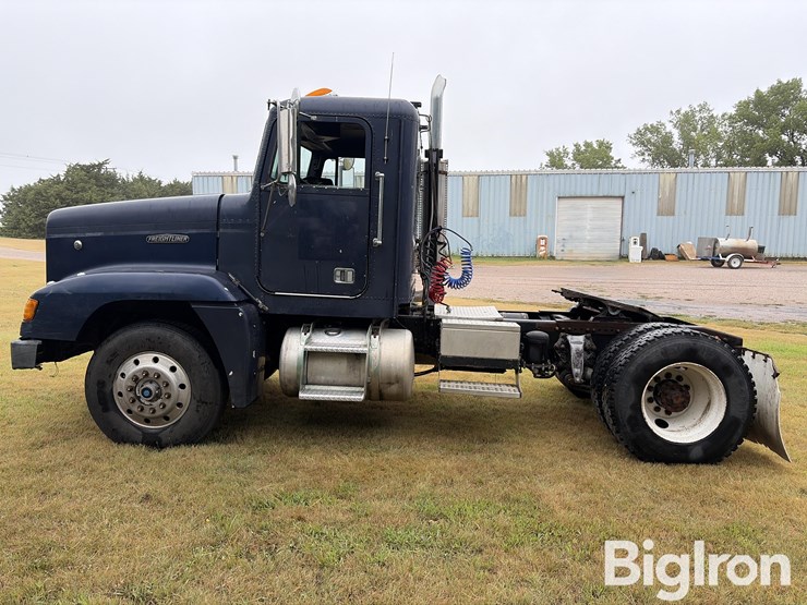 1992-freightliner-fld120-image-8