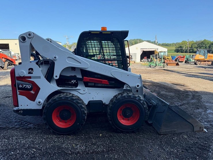 2024-bobcat-s770-image-5