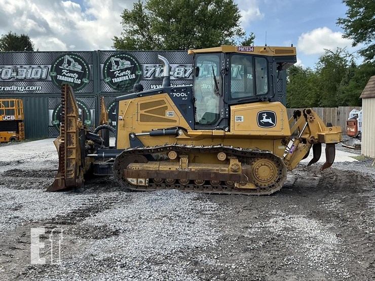 2022-deere-700l-xlt-image-1