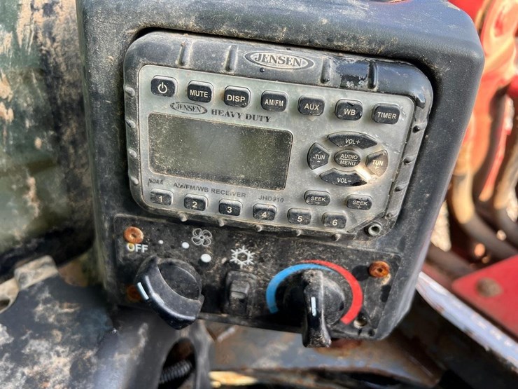 2021-takeuchi-tl12v2-image-22
