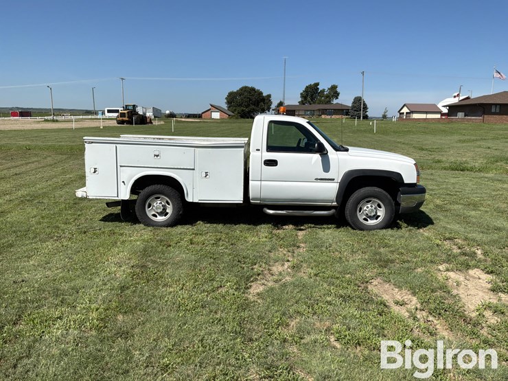 2003-chevrolet-silverado-2500-image-8