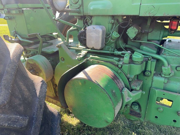 john-deere-70-image-30