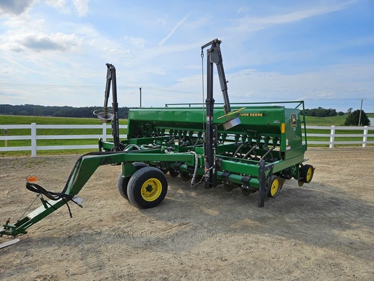 john-deere-750-image-1
