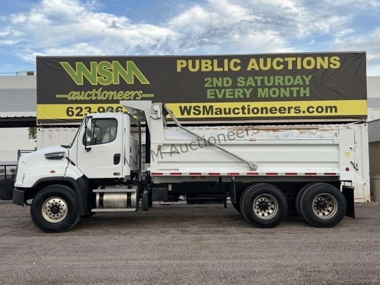 2016-freightliner-114sd-image-1
