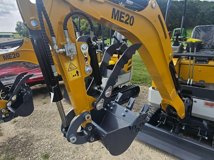unused-sd-launch-me20-mini-excavator-image-2