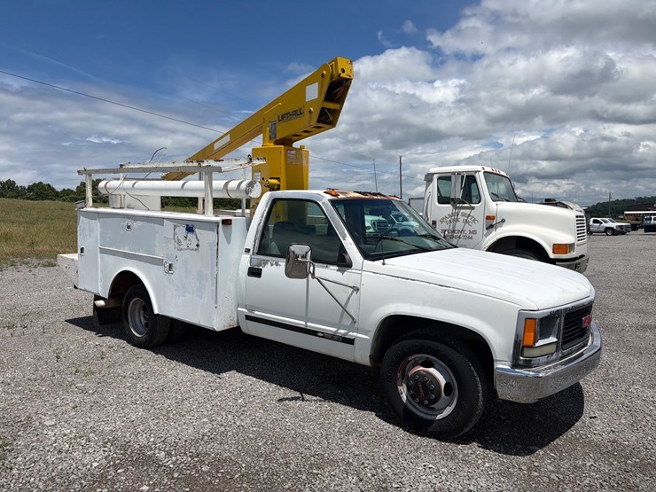 1995-gmc-1500-image-3