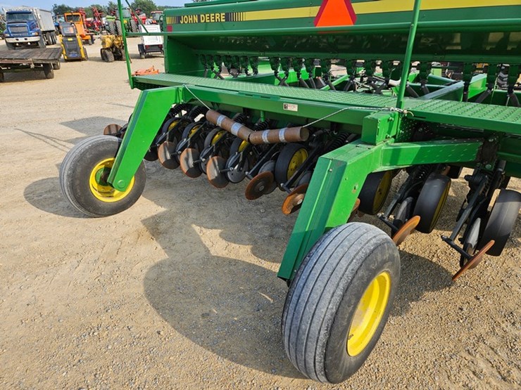 john-deere-750-image-57