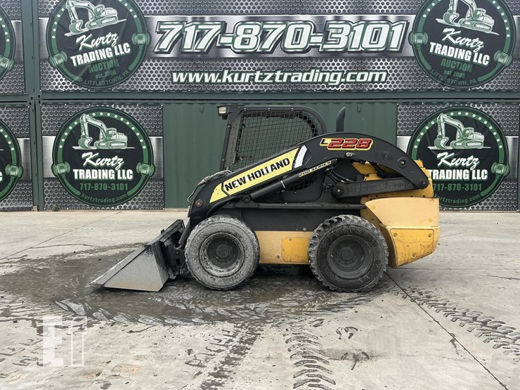 2018-new-holland-l228-image-1