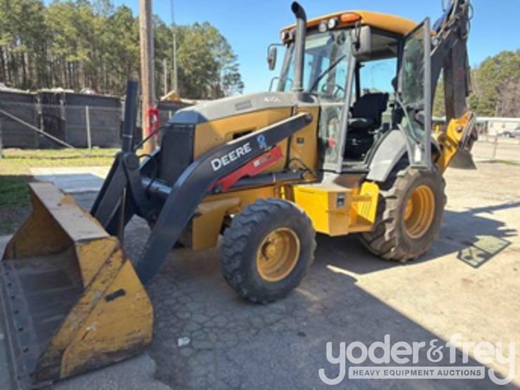 2022-deere-410l-image-1