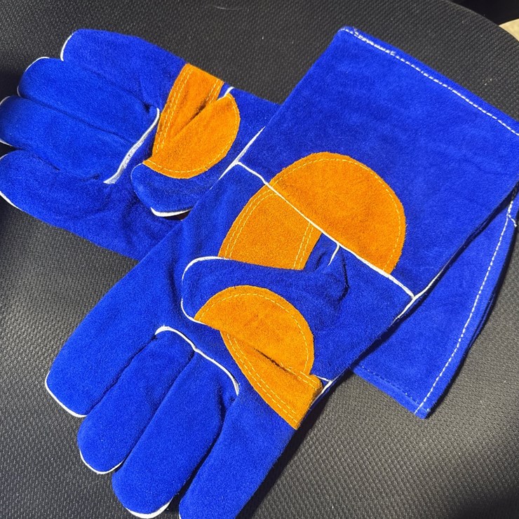 #1013 • Welding gloves
