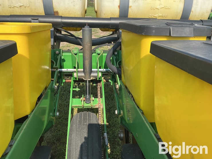 john-deere-1750-image-18