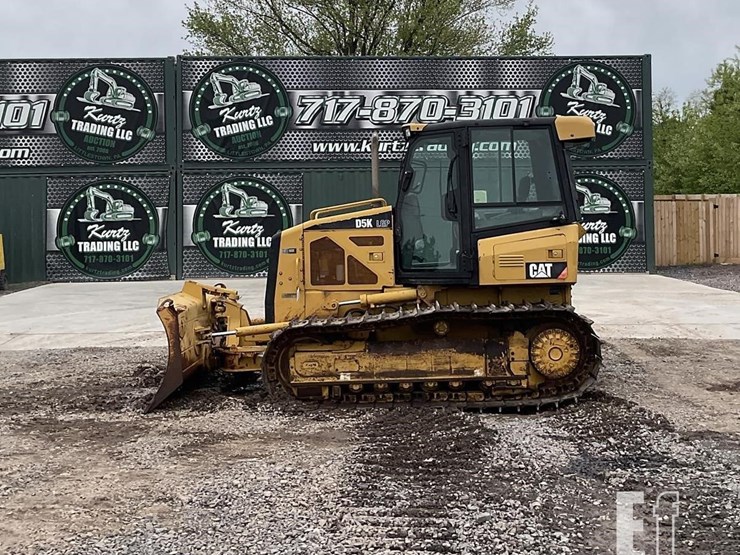 2010-caterpillar-d5k-lgp-image-1