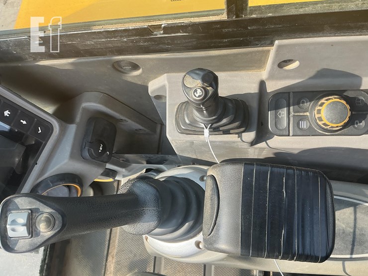 2017-jcb-48z-1-image-17
