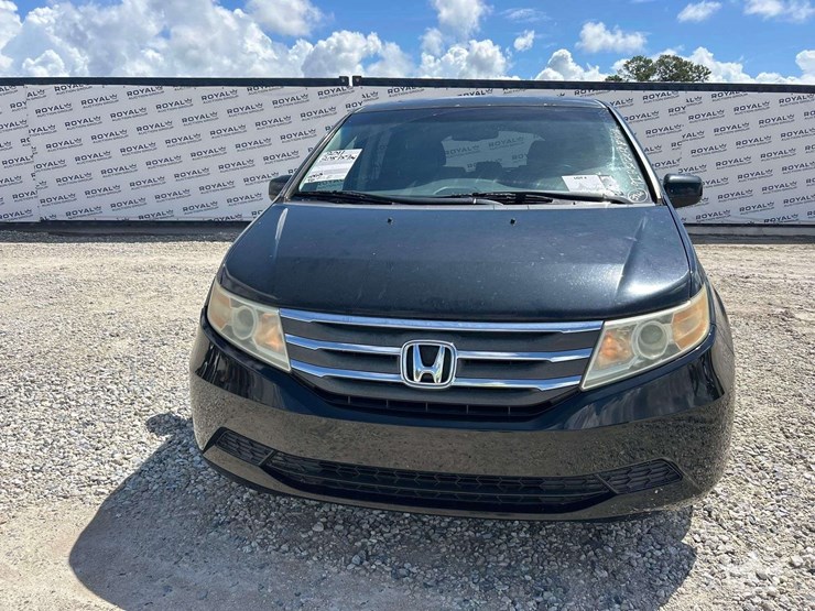 2011-honda-odyssey-image-27