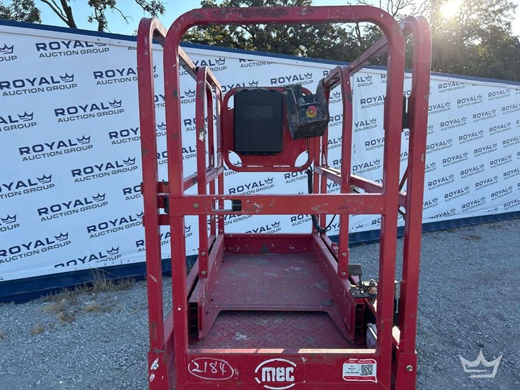 mec-scissor-lift-image-12