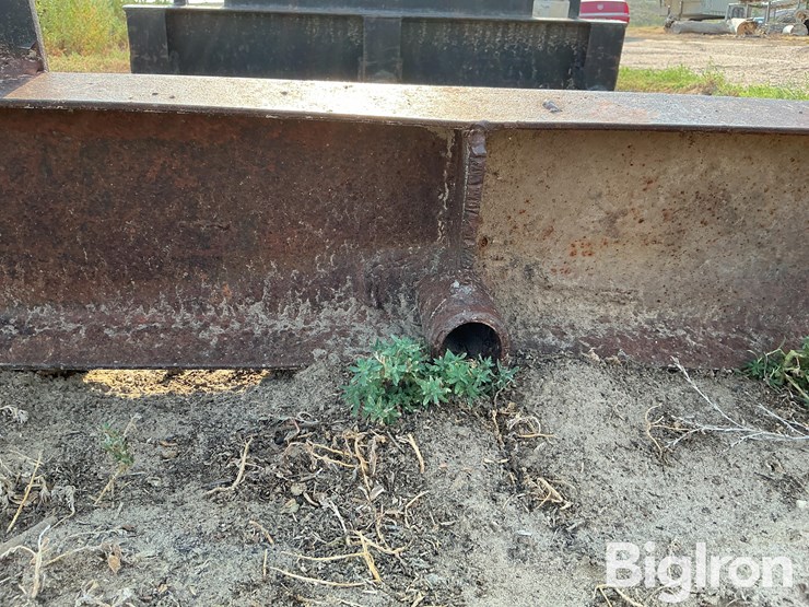 skid-steer-bale-spear-attachment-image-14