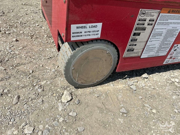mec-scissor-lift-image-15
