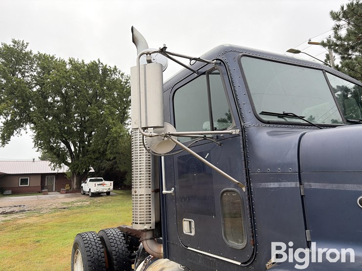1992-freightliner-fld120-image-14